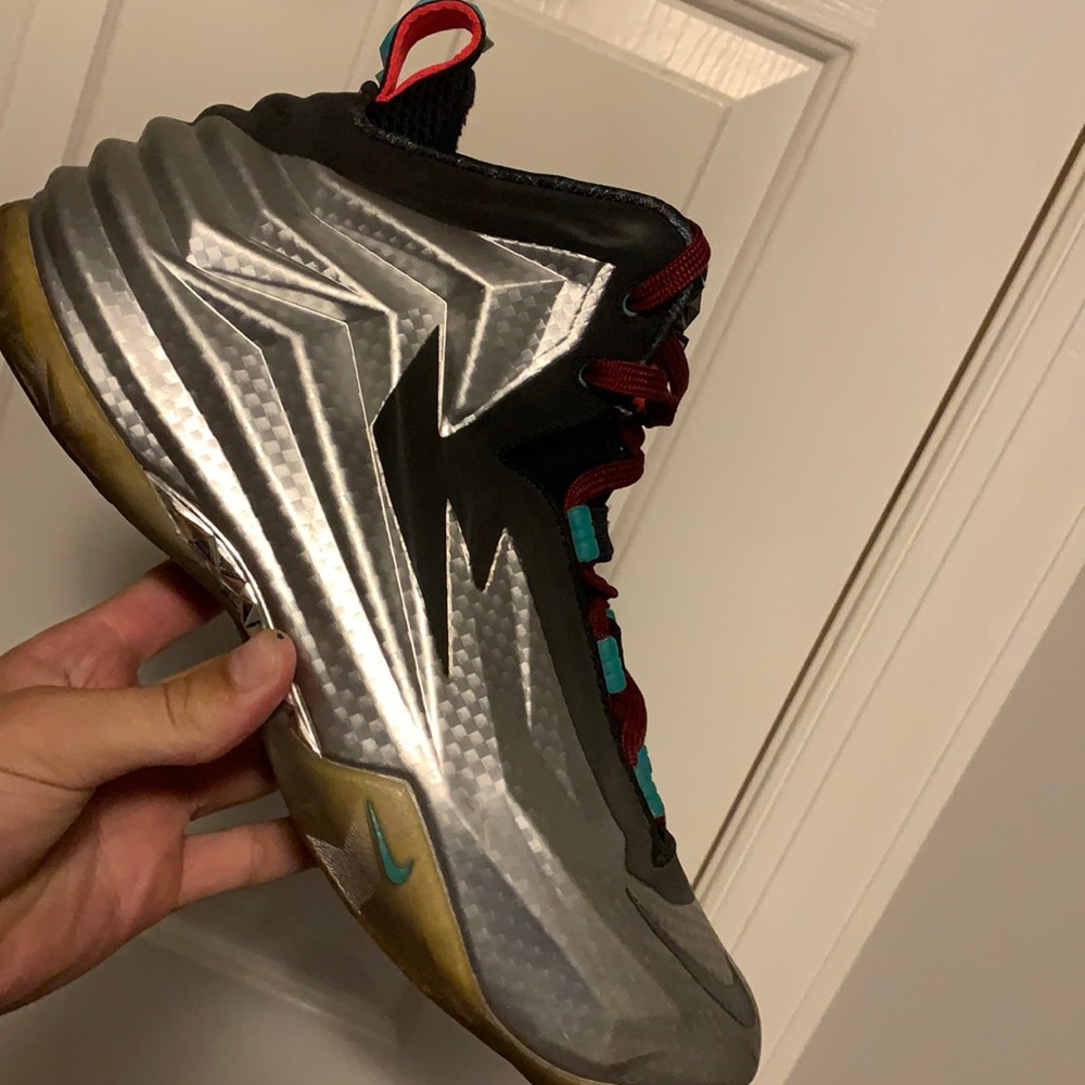 Retro Charles Barkley Nike basketball shoes